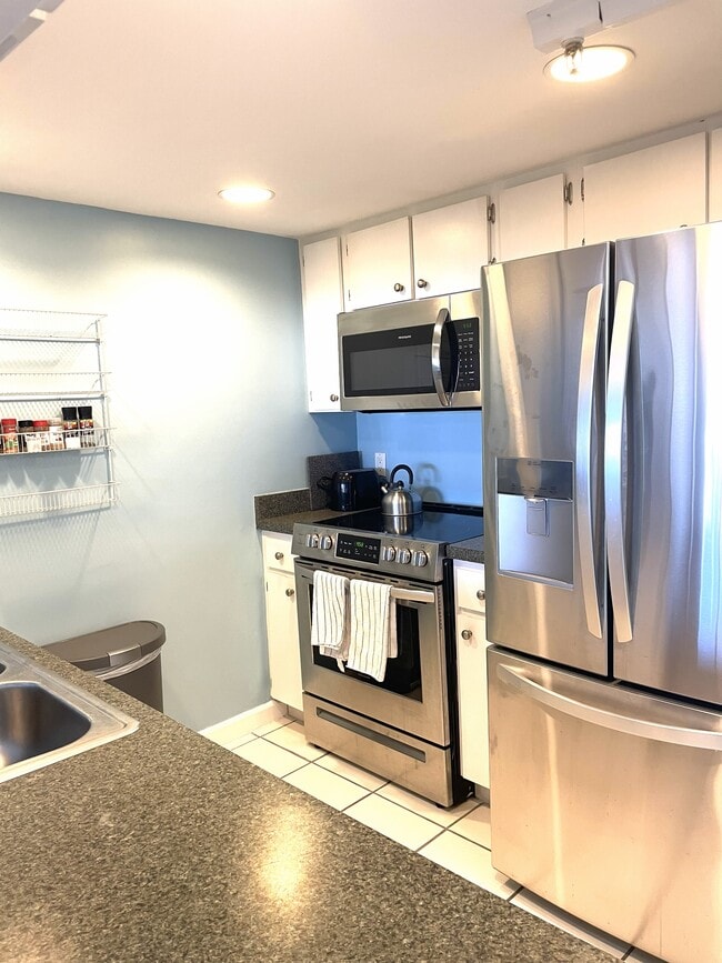 3160 Matecumbe Key Rd, Unit 218 in Punta Gorda, FL - Foto de edificio - Building Photo