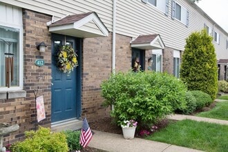 Emerald Gardens in Pittsburgh, PA - Building Photo - Building Photo