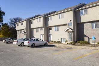 Jewel Drive Apartments in Ames, IA - Building Photo - Building Photo