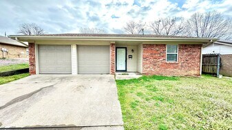 1516 S 4th St in Mcalester, OK - Building Photo