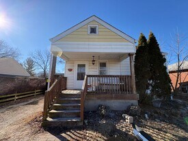 3617 N Gale Ave in Peoria, IL - Building Photo