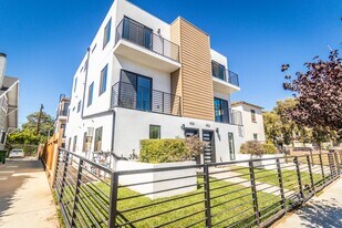 4507 W 18th St in Los Angeles, CA - Building Photo