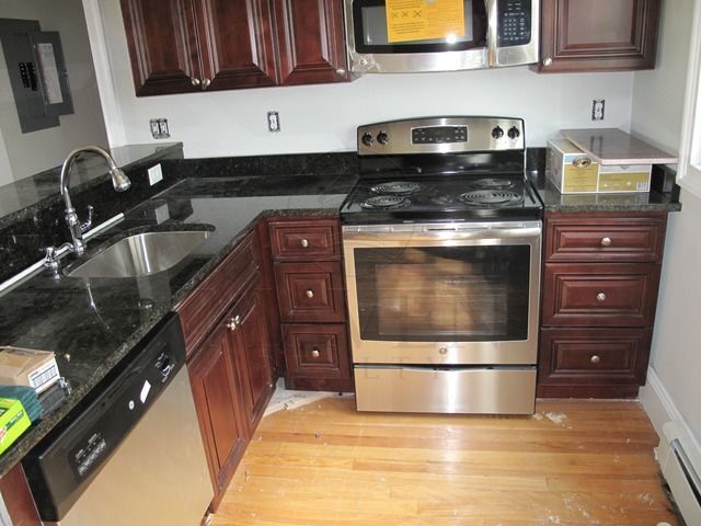 105 Conwell Ave, Unit 105 in Somerville, MA - Building Photo