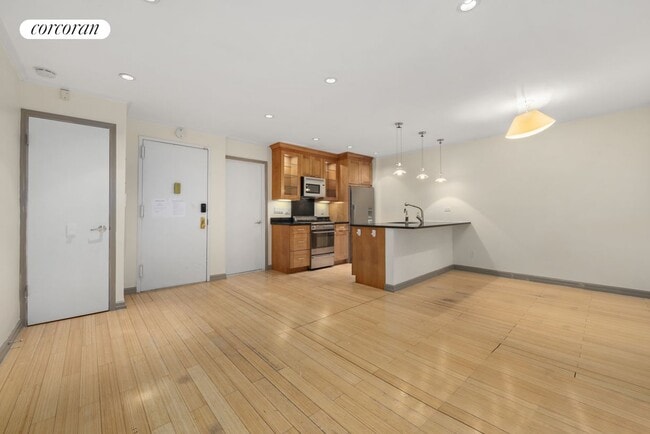 42 W 88th St in New York, NY - Building Photo - Building Photo