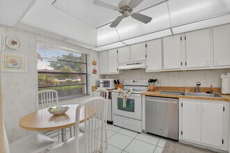 7979 Eastlake Dr in Boca Raton, FL - Building Photo - Building Photo
