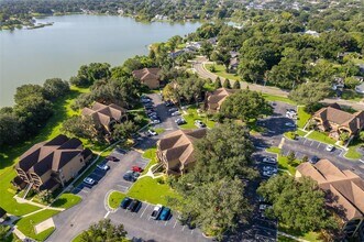 360 Lakepointe Dr in Altamonte Springs, FL - Building Photo - Building Photo