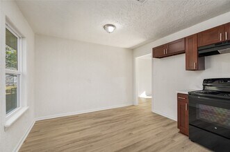 5915 Beldart St in Houston, TX - Building Photo - Building Photo