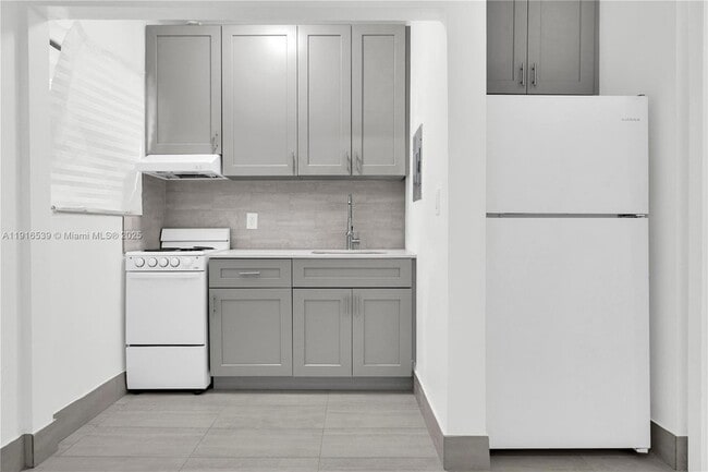13390 NE 6th Ave, Unit 3 in North Miami, FL - Foto de edificio - Building Photo