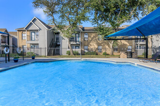 Baypointe Manor in Texas City, TX - Building Photo - Building Photo