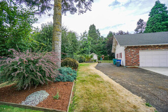 4616 NE 66th Ave in Vancouver, WA - Building Photo - Building Photo