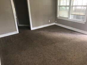 2748 Broadway Ave in Jacksonville, FL - Building Photo - Building Photo