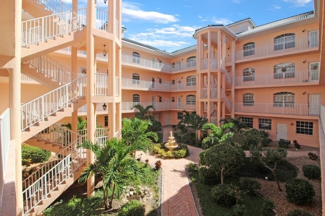 1308 Gondola Park Dr in Venice, FL - Building Photo - Building Photo