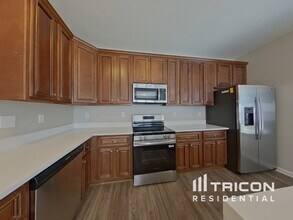 15619 Lakepoint Forest Dr in Charlotte, NC - Building Photo - Building Photo