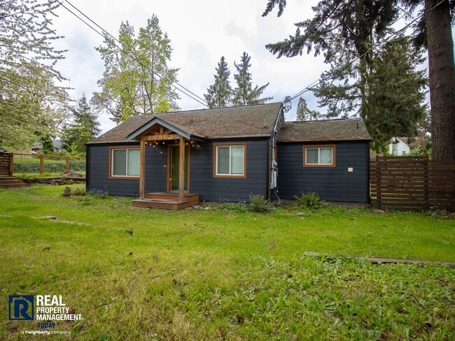 1627 112th St S in Parkland, WA - Foto de edificio - Building Photo