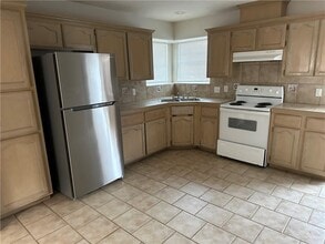 11 W Faith Hill St in Edinburg, TX - Building Photo - Building Photo