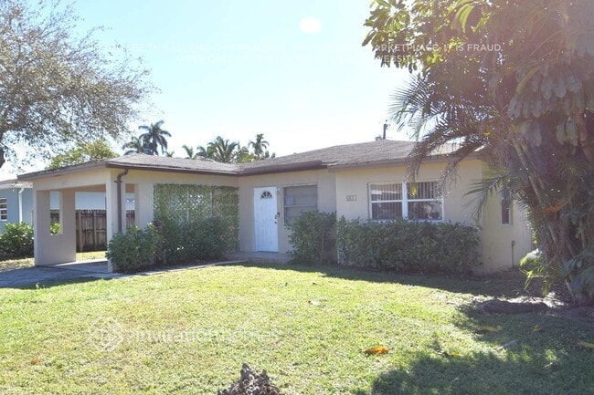 617 SW 4th St in Hallandale Beach, FL - Foto de edificio - Building Photo