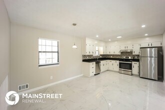 137 Slicky Rock Ct in Riverdale, GA - Building Photo - Building Photo