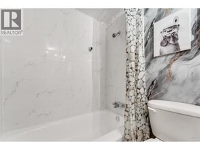 9867 Manchester Dr in Burnaby, BC - Building Photo - Building Photo