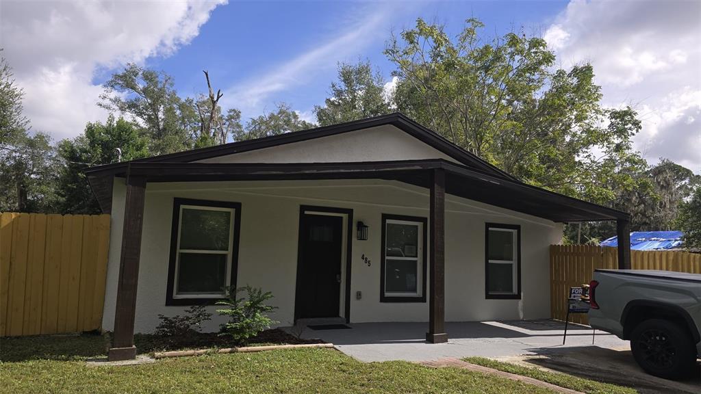 485 S Goodwin St in Lake Helen, FL - Foto de edificio