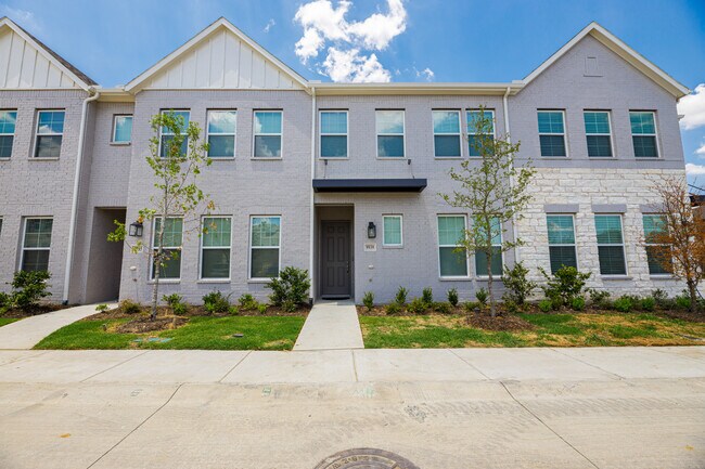 9939 Schramm St in Irving, TX - Building Photo - Building Photo