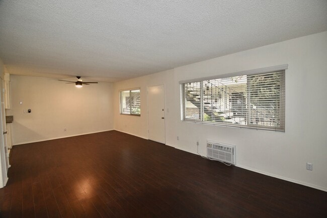 5455 Bellingham Ave in Los Angeles, CA - Building Photo - Building Photo