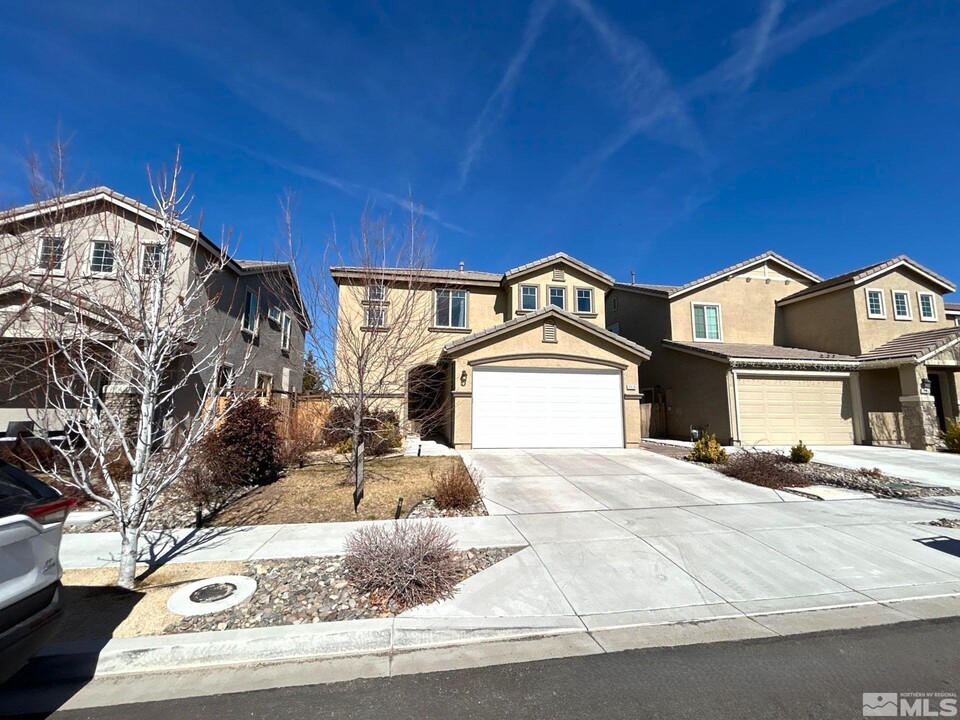 3938 Silent Gdn Wy in Sparks, NV - Building Photo