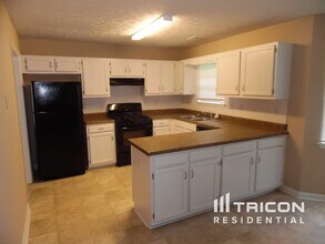 3983 Cameron Close in Ellenwood, GA - Building Photo - Building Photo