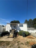 1611 Canadian Ave in Akron, OH - Building Photo