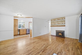 212 N Knollwood Dr in Wheaton, IL - Building Photo - Building Photo