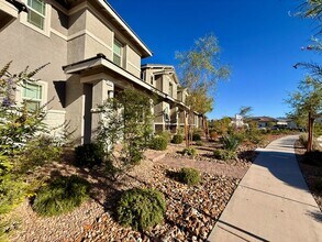 672 Cottonwood Hl Pl in Henderson, NV - Building Photo - Building Photo