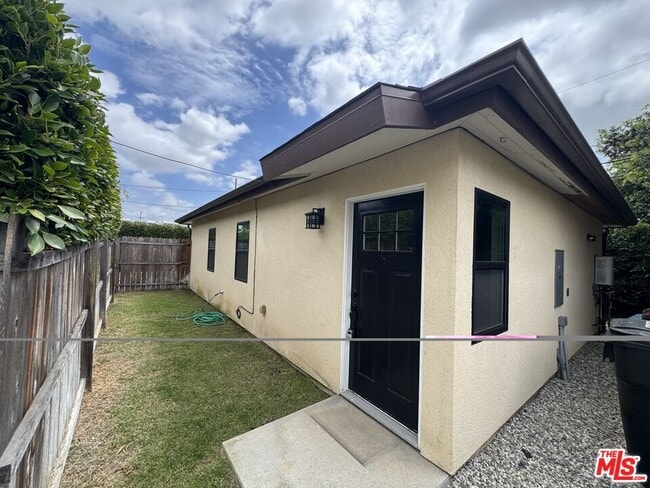 property at 3116 W 81st St