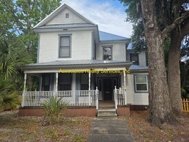 115 NE 9th St in Gainesville, FL - Building Photo