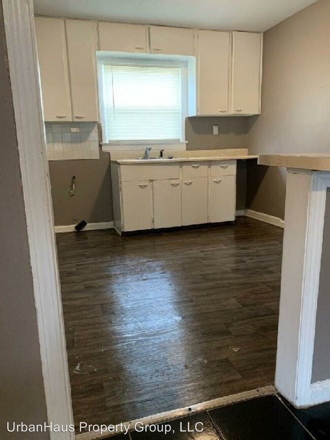 6154 Commodore Dr in Indianapolis, IN - Building Photo - Building Photo