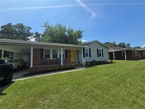 1354 Camelot Dr in Fayetteville, NC - Building Photo - Building Photo