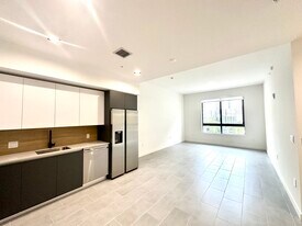 142 NE 26th St, Unit A9 in Miami, FL - Building Photo
