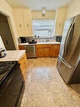 715 Loma St in Redding, CA - Foto de edificio - Building Photo