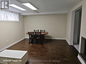 17 Linwood Ave in Toronto, ON - Building Photo - Building Photo