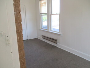 551 8th St, Unit #2B in Ambridge, PA - Building Photo - Building Photo