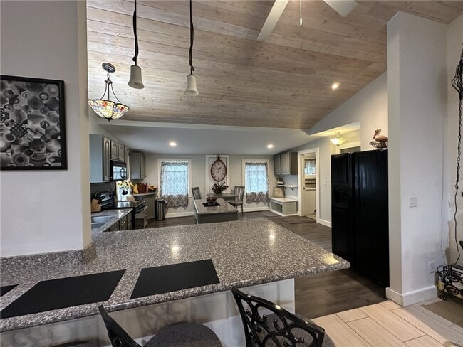 property at 2590 Scottsville Rd
