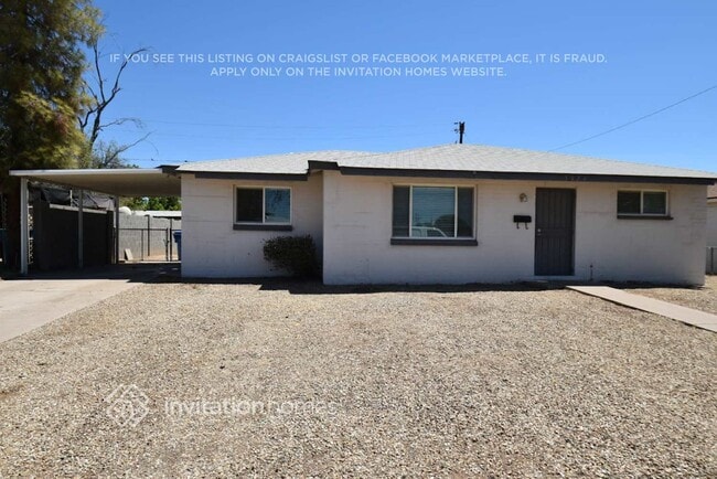 3026 W Lawrence Ln in Phoenix, AZ - Foto de edificio - Building Photo