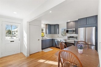 31 Washington St in Warren, RI - Building Photo - Building Photo