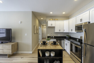 Prentice Place in North Grafton, MA - Building Photo - Interior Photo