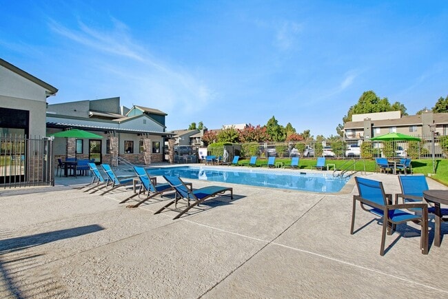 The Henley in Suisun City, CA - Building Photo - Building Photo
