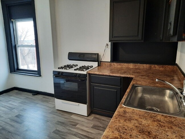 32 Douw St in Troy, NY - Building Photo - Building Photo