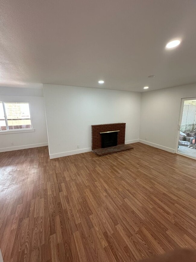 property at 1534 S Thornburg St