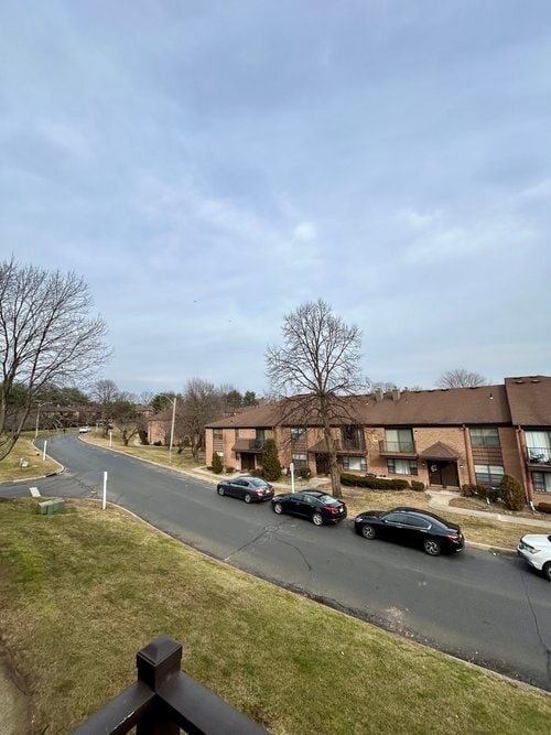 Brooklawn Gardens in Parlin, NJ - Foto de edificio