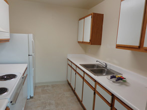 Glenridge Apartments in Bullhead City, AZ - Building Photo - Building Photo