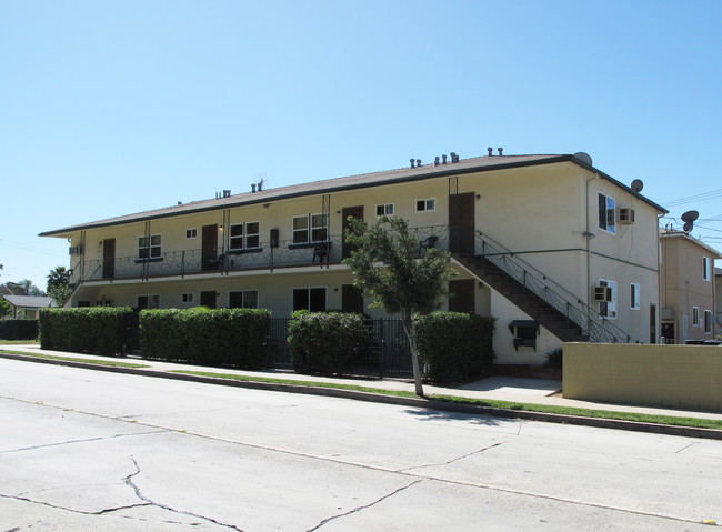 Milton Arms in Whittier, CA - Foto de edificio - Building Photo