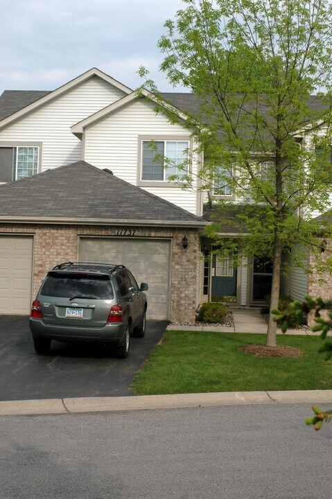11737 Ryan Cir in Burnsville, MN - Building Photo
