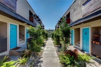278 E Washington Blvd in Pasadena, CA - Foto de edificio - Building Photo